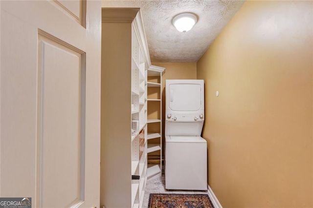 420 Taberwood Way, Roswell, GA 30076