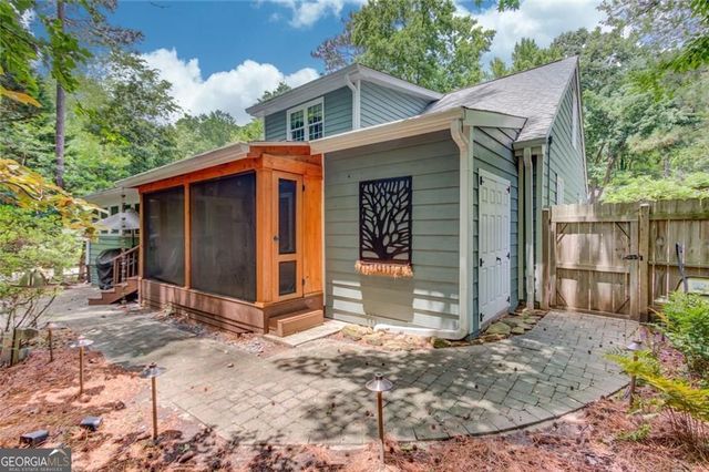 420 Taberwood Way, Roswell, GA 30076