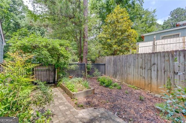 420 Taberwood Way, Roswell, GA 30076
