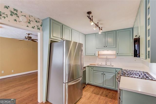420 Taberwood Way, Roswell, GA 30076