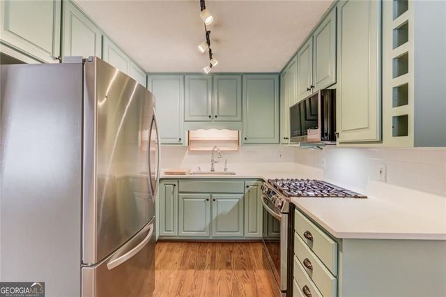420 Taberwood Way, Roswell, GA 30076