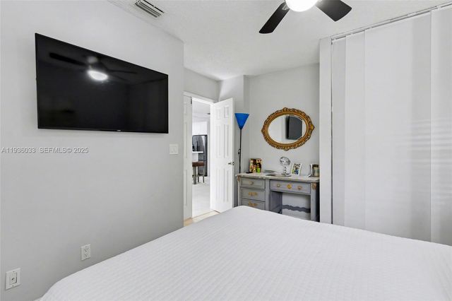 4534 S Carambola Cir S 27275, Coconut Creek, FL 33066