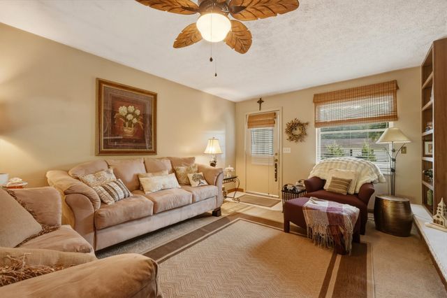 4 Pine Grove Lane, Huntington, WV 25704