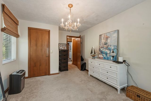 4 Pine Grove Lane, Huntington, WV 25704