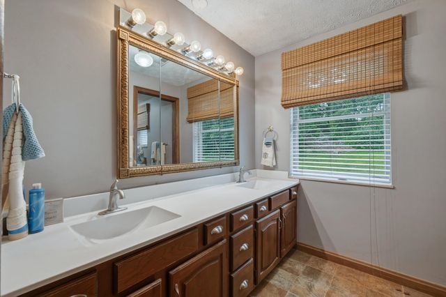 4 Pine Grove Lane, Huntington, WV 25704