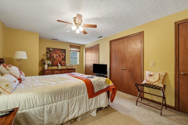 4 Pine Grove Lane, Huntington, WV 25704
