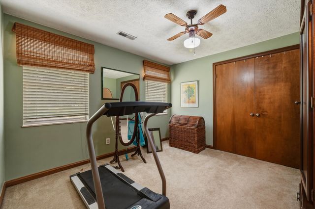 4 Pine Grove Lane, Huntington, WV 25704