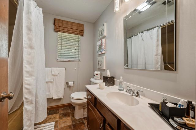 4 Pine Grove Lane, Huntington, WV 25704