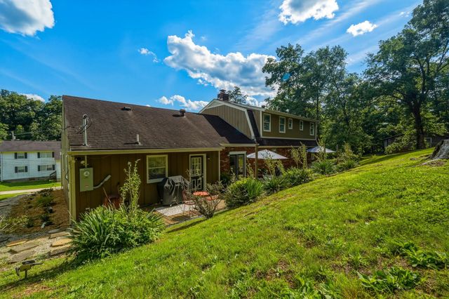 4 Pine Grove Lane, Huntington, WV 25704