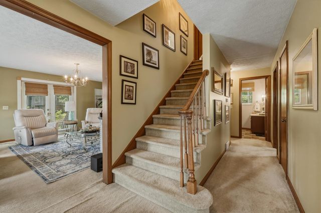 4 Pine Grove Lane, Huntington, WV 25704