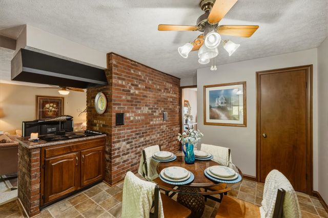 4 Pine Grove Lane, Huntington, WV 25704