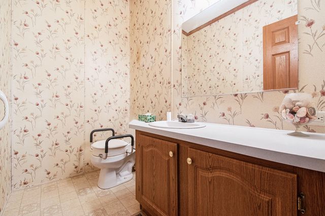 574 E 1100 N, Westville, IN 46391