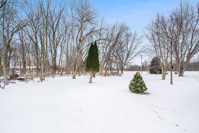 574 E 1100 N, Westville, IN 46391