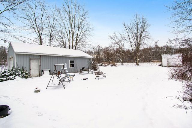 574 E 1100 N, Westville, IN 46391