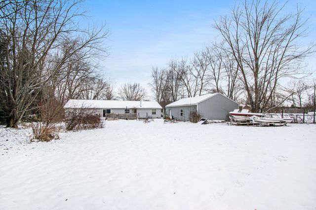 574 E 1100 N, Westville, IN 46391