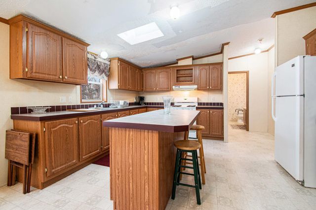 574 E 1100 N, Westville, IN 46391