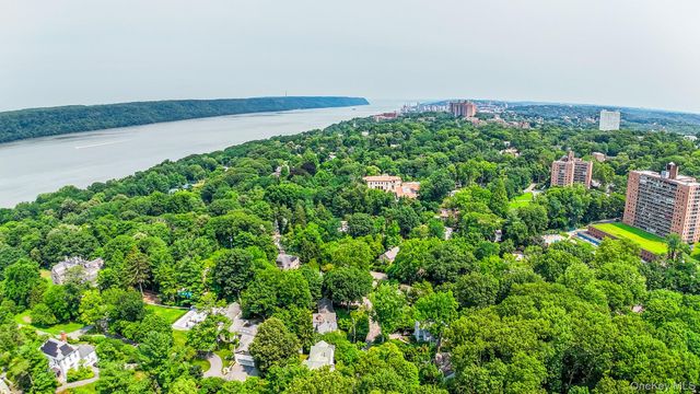 4670 Independence Avenue, Bronx, NY 10471