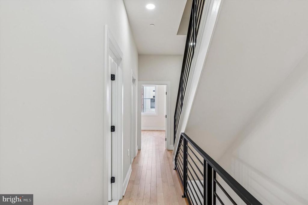 Image 20 of property listing at 604 MCKEAN ST, Philadelphia, PA 19148