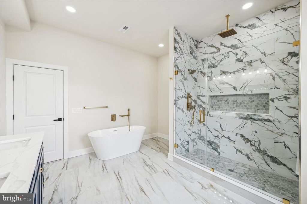 Image 29 of property listing at 604 MCKEAN ST, Philadelphia, PA 19148