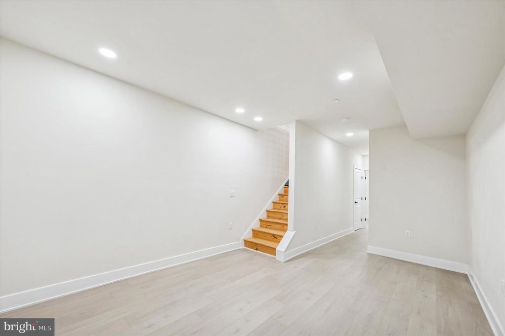 Image 30 of property listing at 604 MCKEAN ST, Philadelphia, PA 19148