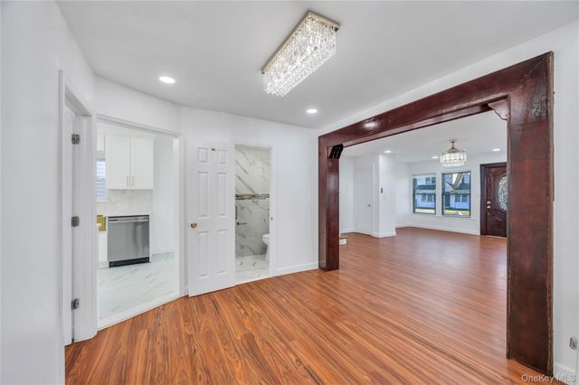 194-19 115th Road, Saint Albans, NY 11412