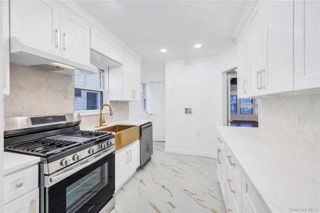 194-19 115th Road, Saint Albans, NY 11412