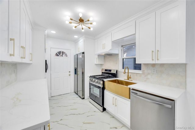 194-19 115th Road, Saint Albans, NY 11412