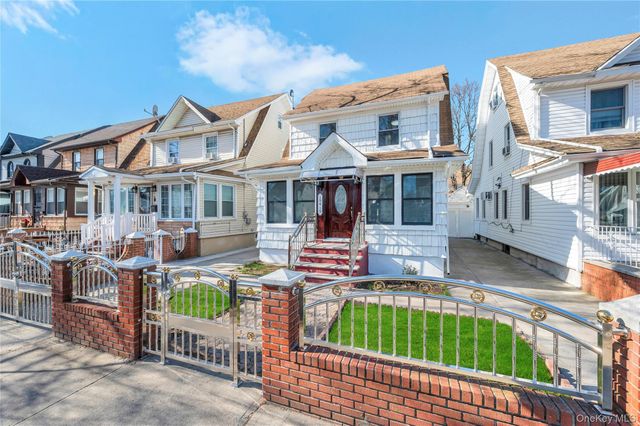 194-19 115th Road, Saint Albans, NY 11412