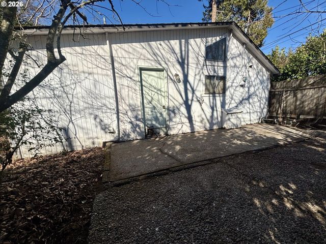 1860 W 12TH Ave, Eugene, OR 97402