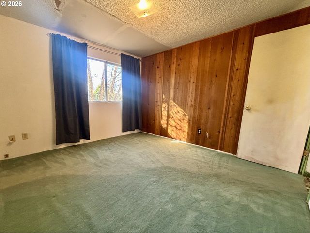 1860 W 12TH Ave, Eugene, OR 97402