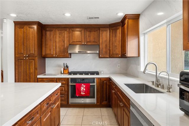2314 N Euclid, Upland, CA 91784