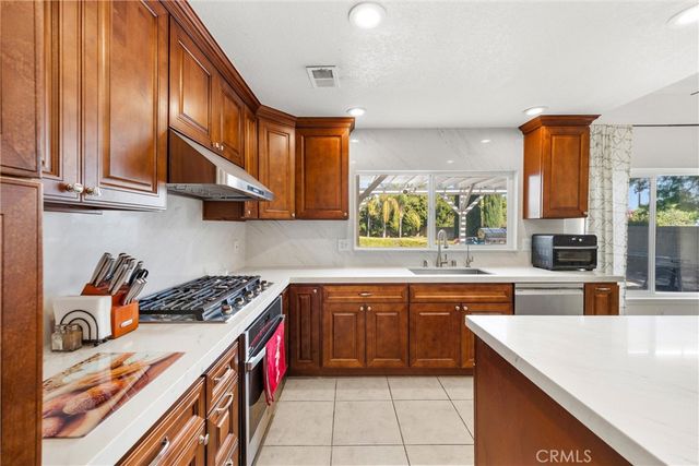 2314 N Euclid, Upland, CA 91784