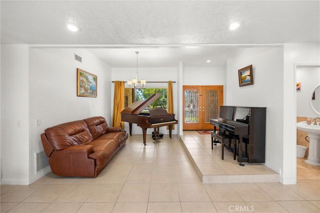 2314 N Euclid, Upland, CA 91784