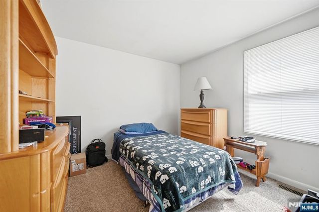 15 Orchard Street, Bloomingdale, NJ 07403
