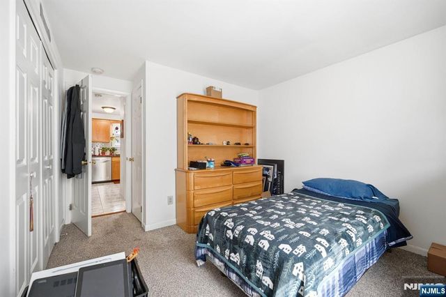 15 Orchard Street, Bloomingdale, NJ 07403
