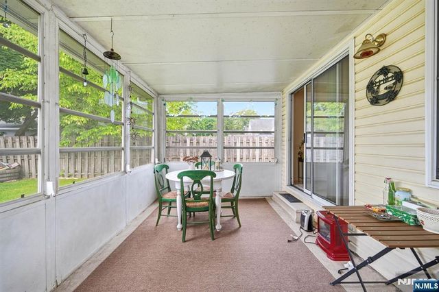 15 Orchard Street, Bloomingdale, NJ 07403