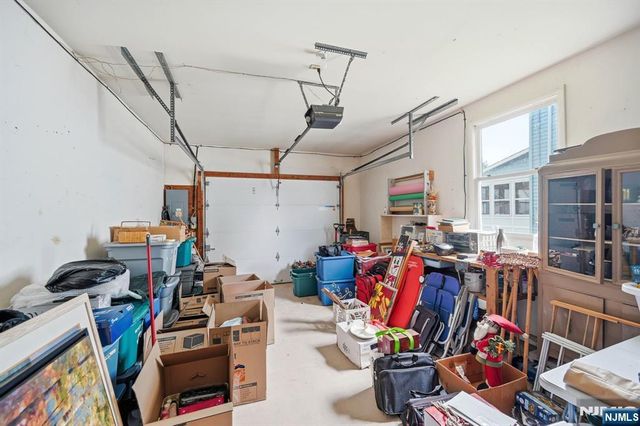 15 Orchard Street, Bloomingdale, NJ 07403