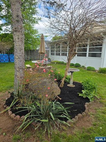 15 Orchard Street, Bloomingdale, NJ 07403