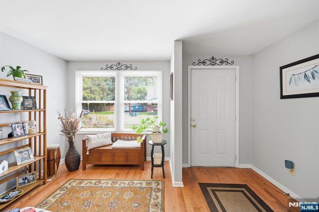 15 Orchard Street, Bloomingdale, NJ 07403