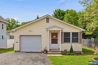 15 Orchard Street, Bloomingdale, NJ 07403