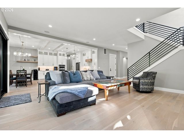 7385 Sw 77TH Ave, Portland, OR 97223
