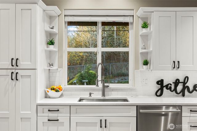 8002 372nd Street E, Eatonville, WA 98328