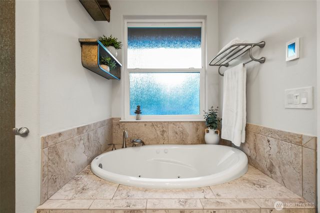 8002 372nd Street E, Eatonville, WA 98328