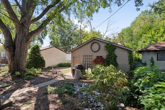 4848 15th Avenue S, Minneapolis, MN 55417