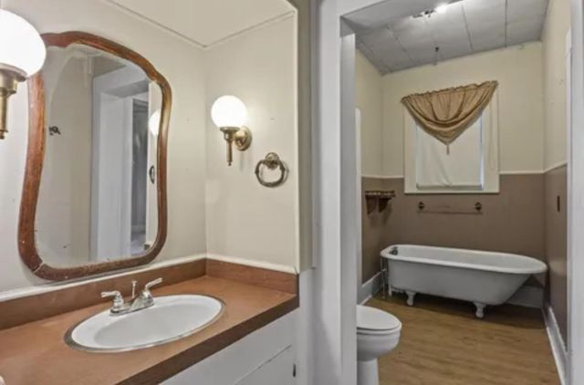 304 DAINGERFIELD ST, Naples, TX 75568