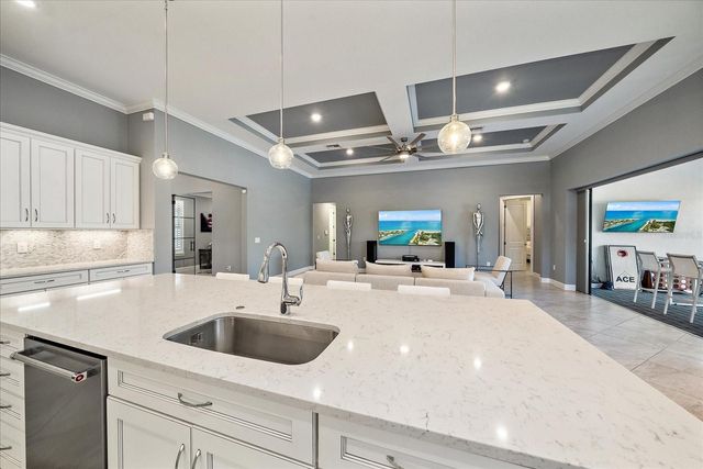 825 SEASCAPE PLACE, Sarasota, FL 34240