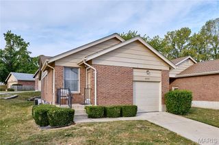 6595 E Dolphin Circle, Florissant, MO 63033