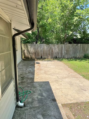 1617 E Union Bower Road, Irving, TX 75061