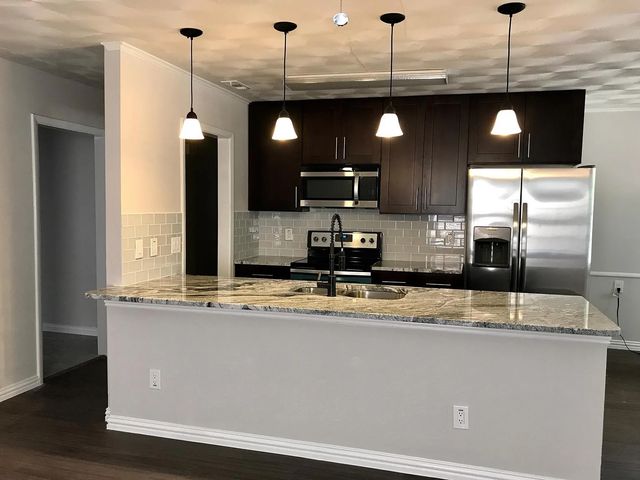 1617 E Union Bower Road, Irving, TX 75061