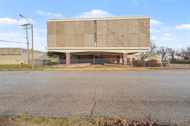 5511 Wabada Avenue, St Louis, MO 63112